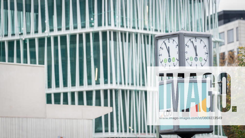 The clock in front of the Konrad Adenauer House reads five to twelve shortly before the start of the CDU Germany Executive Committee retreat in Berlin, October 2026, Berlin, Germany, Konrad Adenauer House