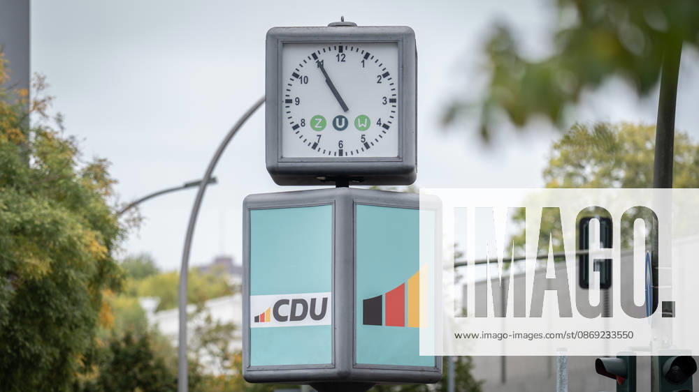 The clock in front of the Konrad Adenauer House reads five to twelve shortly before the start of the CDU Germany Executive Committee retreat in Berlin, October 2026, Berlin, Germany, Konrad Adenauer House