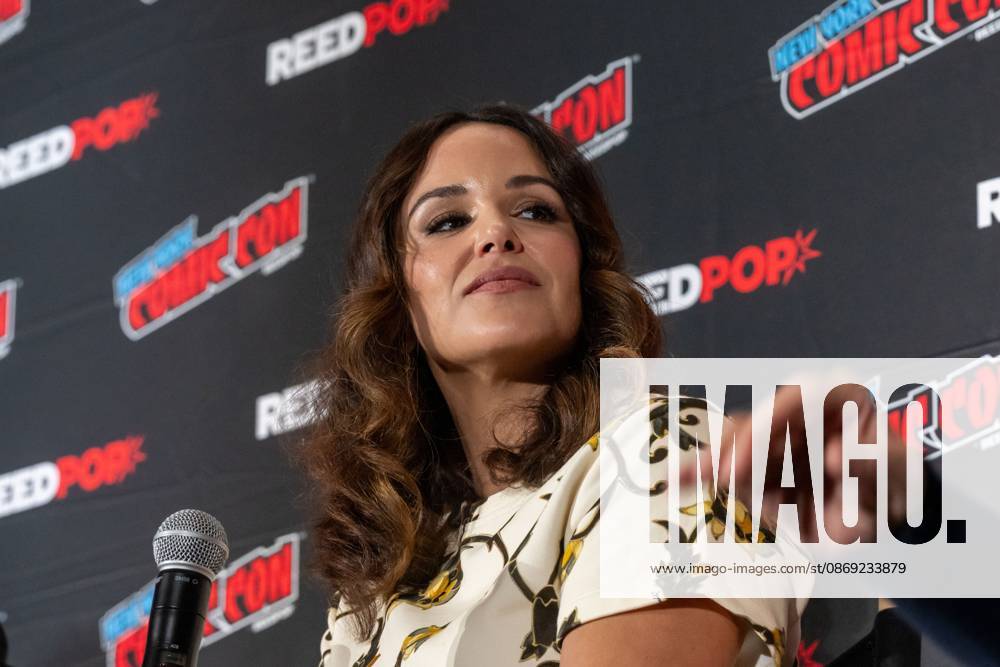 Melissa Fumero speaks at a panel discussion for CBS s new crime-solving drama EINSTEIN!.during New York Comic Con 2026 at The Jacob K. Javits Convention Center on October 11, 2026 in New York City. New York United States - ZUMAs197 20261011_aaa_s197_404