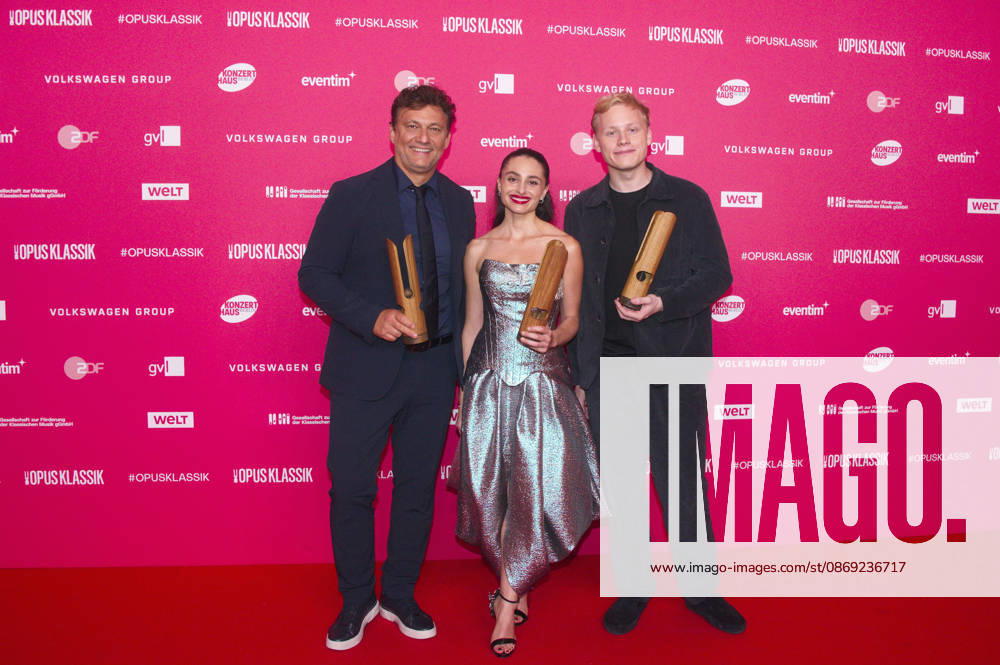 Jonas Kaufmann, Esther Abrami, and Alexander Malofeev at the 2026 Opus Klassik Awards ceremony at the Konzerthaus am Gendarmenmarkt in Berlin, October 11, 2026 Foto:xC.xBehringx xFuturexImagex opus_6142