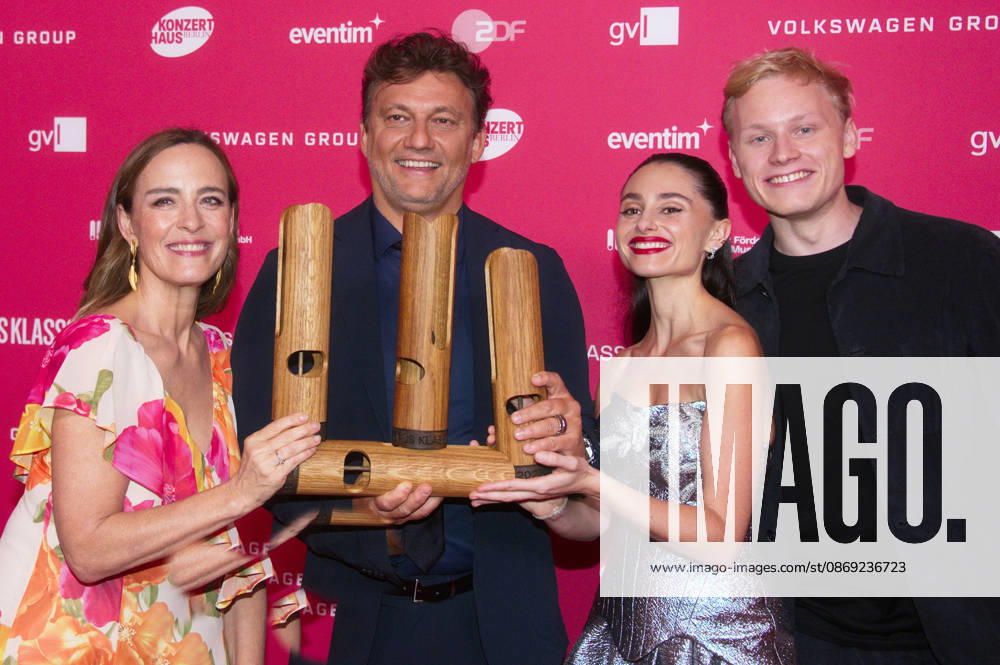 Sarah Willis, Jonas Kaufmann, Esther Abrami, and Alexander Malofeev at the 2026 Opus Klassik Awards ceremony at the Konzerthaus am Gendarmenmarkt in Berlin, October 11, 2026 Foto:xC.xBehringx xFuturexImagex opus_6149