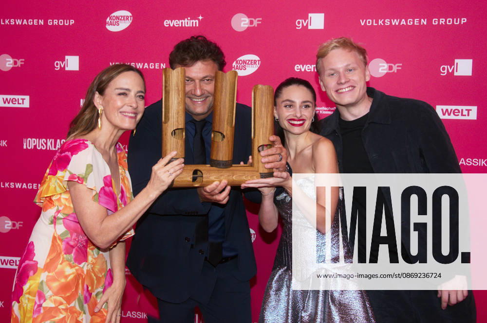Sarah Willis, Jonas Kaufmann, Esther Abrami, and Alexander Malofeev at the 2026 Opus Klassik Awards ceremony at the Konzerthaus am Gendarmenmarkt in Berlin, October 11, 2026 Foto:xC.xBehringx xFuturexImagex opus_6146
