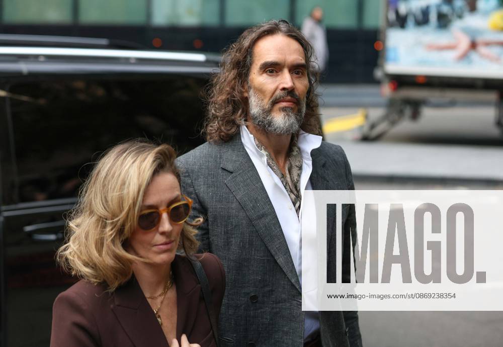 Russell Brand attends preliminary hearing on rape and sexual assault charges LONDON, UNITED KINGDOM - OCTOBER 12: Russell Brand (R), accompanied by his wife Laura Brand (L), arrives at Southwark Crown Court in London, United Kingdom, for a preliminary hearing over rape and sexual assault charges against him, on October 12, 2026. Zeynep Demir Anadolu London United Kingdom. Editorial use only. Please get in touch for any other usage.