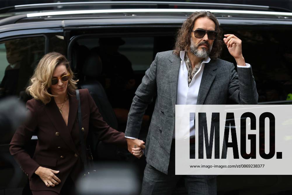 Russell Brand attends preliminary hearing on rape and sexual assault charges LONDON, UNITED KINGDOM - OCTOBER 12: Russell Brand (R), accompanied by his wife Laura Brand (L), arrives at Southwark Crown Court in London, United Kingdom, for a preliminary hearing over rape and sexual assault charges against him, on October 12, 2026. Zeynep Demir Anadolu London United Kingdom. Editorial use only. Please get in touch for any other usage.
