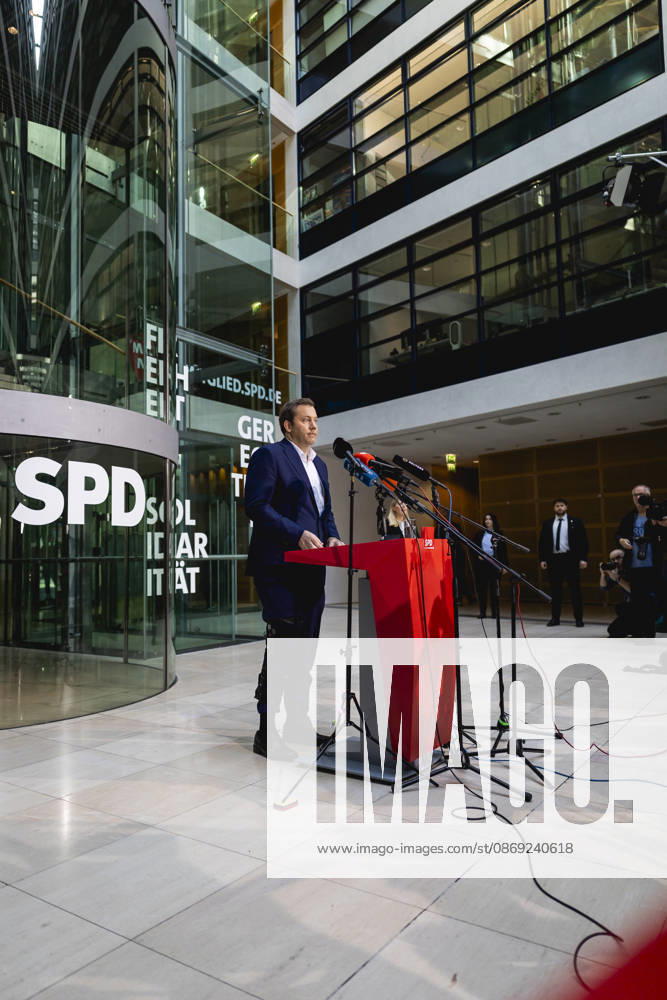 Lars Klingbeil, Vice Chancellor, Federal Minister of Finance, and SPD Party Chairman, speaks to the media in Berlin, October 12, 2026. The press conference follows the announced resignation of Bärbel Bas, Federal Minister of Labor and Social Affairs, and the resulting meeting of the SPD Executive Committee. Berlin, Germany