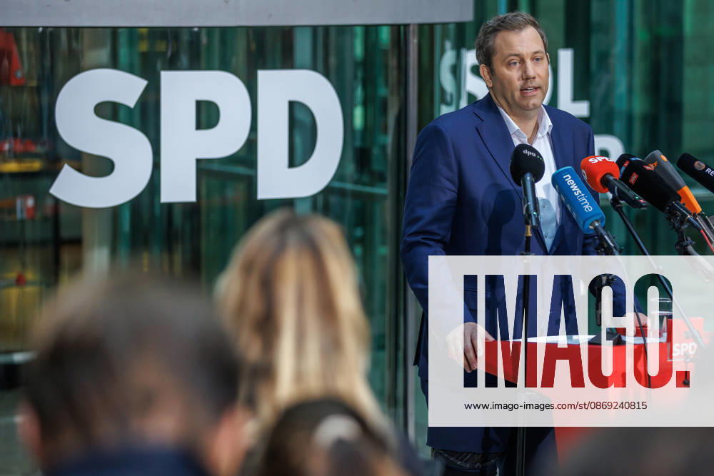 Press statement with SPD Party Chairman Lars Klingbeil Press statement with SPD Party Chairman Lars Klingbeil on October 12, 2026, in Berlin, Berlin, Berlin, Germany, at the SPD Party Headquarters, Willy Brandt House