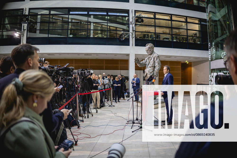 Lars Klingbeil, Vice Chancellor, Federal Minister of Finance, and SPD Party Chairman, speaks to the media in Berlin, October 12, 2026. The press conference follows the announced resignation of Baerbel Bas, Federal Minister of Labor and Social Affairs, and the resulting meeting of the SPD Executive Committee in Berlin, Germany.