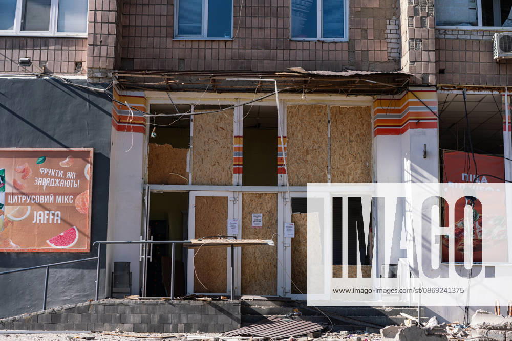 Drone attack hits residential building in Ukraine s Kharkiv, injuring 13 KHARKIV, UKRAINE - OCTOBER 12: A view of a heavy damage following a drone attack that injured 13 people in Kharkiv, Ukraine, on October 12, 2026. Firefighters, police officers and rescue teams were dispatched to the scene to assist affected residents. Carlo Bravo Anadolu Kharkiv Ukraine. Editorial use only. Please get in touch for any other usage.