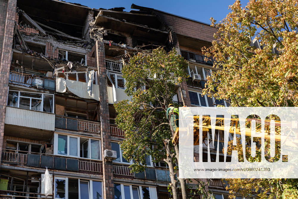 Russian drone attack hits residential building in Ukraine s Kharkiv, injuring 13 KHARKIV, UKRAINE - OCTOBER 12: A view of a heavy damage following a drone attack that injured 13 people in Kharkiv, Ukraine, on October 12, 2026. Firefighters, police officers and rescue teams were dispatched to the scene to assist affected residents. Carlo Bravo Anadolu Kharkiv Ukraine. Editorial use only. Please get in touch for any other usage.