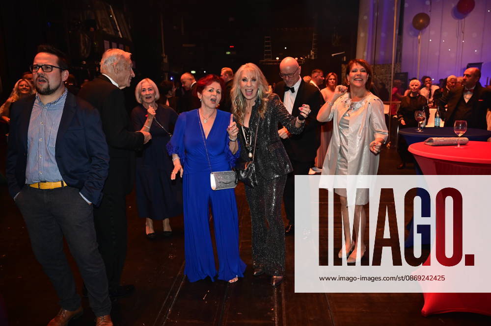 Eduard Geyer, Angelika Geyer, Viola Klein, Petra Zieger, Alexander Putz, and Janina Hartwig at the 18th Hope Gala 2026 at the Schauspielhaus Dresden