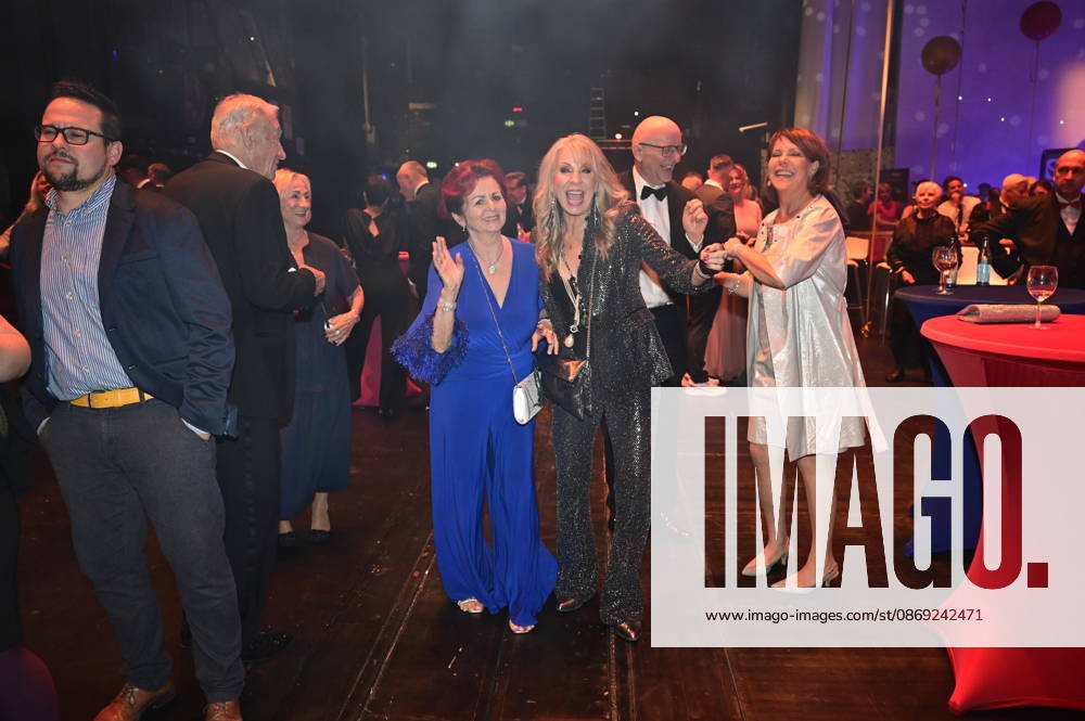 Eduard Geyer, Angelika Geyer, Viola Klein, Petra Zieger, Alexander Putz, and Janina Hartwig at the 18th Hope Gala 2026 at the Schauspielhaus Dresden