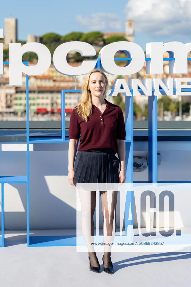 Cannes Mipcom - Honey Photocall Ann Skelly attends the photocall of HONEY during Cannes Mipcom 2026 in Cannes, France on October 12, 2026. Photo by Shootpix ABACAPRESS.COM Cannes France