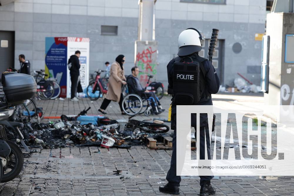 Police pictured during a riot outside the Gare du Midi-Zuid Station, in Brussels on Monday 12 October 2026, as a strike in the public services against the Federal Government s budgetary measures is organised by the trade unions. NICOLASxMAETERLINCK 189546748