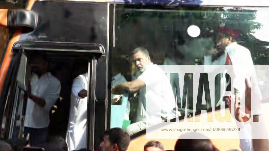 INDIA bloc leaders call for a march towards Supreme Court New Delhi, Oct 12 (ANI): Lok Sabha LoP Rahul Gandhi and other INDIA bloc leaders in a bus ready to depart from the Constitution Club of India and call for a march towards Supreme Court to file a petition against Chief Election Commissioner Gyanesh Kumar, in New Delhi on Monday. (ANI Video Grab) New Delhi Delhi India