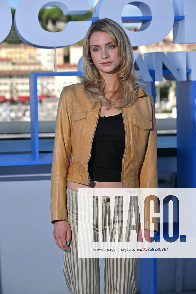 Maddie Phillips at MIPCOM 2026 at the Palais des Festivals in Cannes, October 12, 2026. MIPCOM is the International Market for Audiovisual Content and Co-production. Every October, it brings together TV and media professionals in Cannes for four days of business, networking, and collaboration. Bruno Bebert Bestimage Honey Photocall during MIPCOM 2026 on October 12, 2026, in Cannes, France. Cannes, France