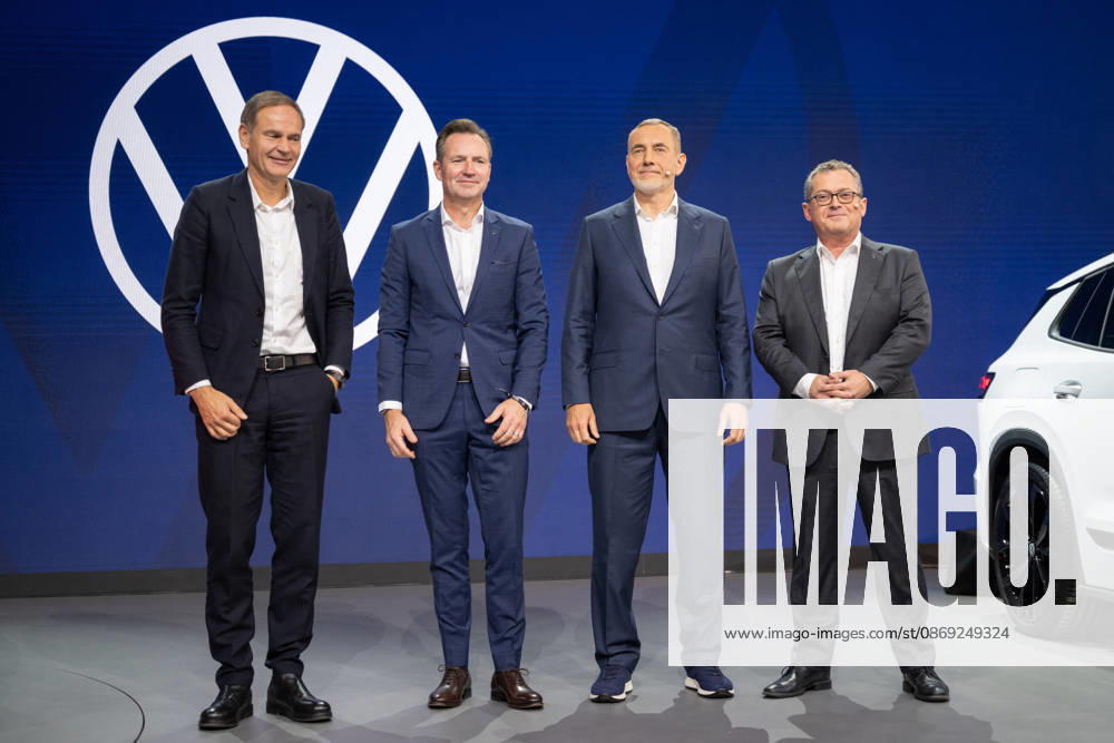 Paris Motor Show Volkswagen Press Conference - Paris AJ Oliver Blume, CEO of the Volkswagen Group, Thomas Schaefer, CEO of Volkswagen Passenger Cars, and Martin Jahn, President of the Czech Automotive Industry Association and Member of the Board of Management of the Volkswagen Brand responsible for Sales, Marketing and After Sales , pose during the 91st edition of the international Paris Motor Show (Mondial de l’auto) at the Porte de Versailles in Paris on October 12, 2026. Photo by Alexis Jumeau ABACAPRESS.COM Paris France