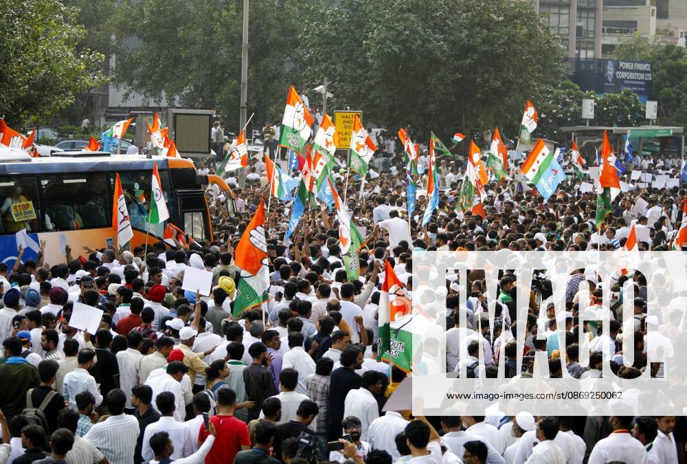 NEW DELHI, INDIA, OCTOBER 12, 2026: Congress leader Rahul Gandhi takes part in a protest march from Barakhamba Road towards the Supreme Court in New Delhi, demanding the resignation of India s Chief Election Commissioner Gyanesh Kumar over alleged irregularities in the Special Intensive Revision (SIR) of electoral rolls. The Election Commission denies wrongdoing. New Delhi India - ZUMAq101 20261012_zna_q101_044