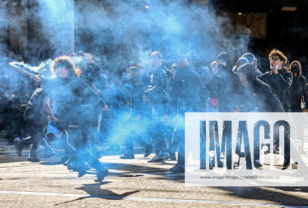 Clashes break out between police and protesters in Brussels BRUSSELS, BELGIUM - OCTOBER 12: Clashes break out between police and protesters during a demonstration organized as part of a public service strike against the Federal Government s budget measures in Brussels, Belgium on October 12, 2026. Dursun Aydemir Anadolu Brussels Belgium. Editorial use only. Please get in touch for any other usage.