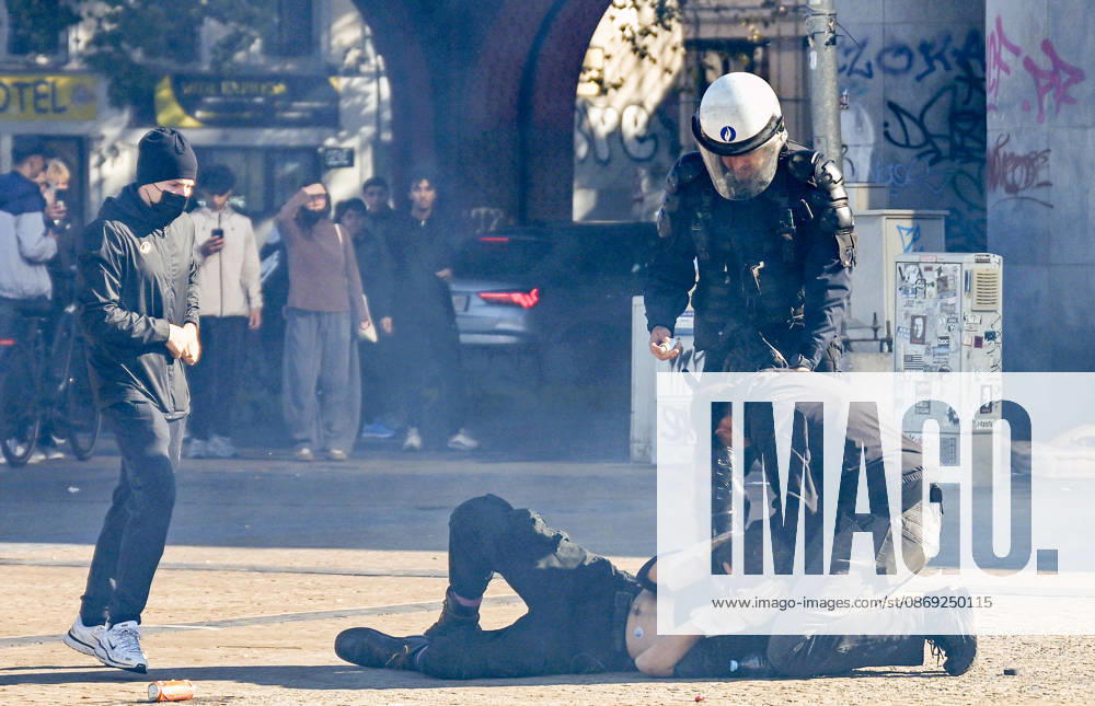 Clashes break out between police and protesters in Brussels BRUSSELS, BELGIUM - OCTOBER 12: Clashes break out between police and protesters during a demonstration organized as part of a public service strike against the Federal Government s budget measures in Brussels, Belgium on October 12, 2026. Dursun Aydemir Anadolu Brussels Belgium. Editorial use only. Please get in touch for any other usage.