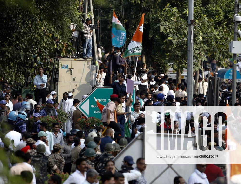 NEW DELHI, INDIA, OCTOBER 12, 2026: Congress leader Rahul Gandhi takes part in a protest march from Barakhamba Road towards the Supreme Court in New Delhi, demanding the resignation of India s Chief Election Commissioner Gyanesh Kumar over alleged irregularities in the Special Intensive Revision (SIR) of electoral rolls. The Election Commission denies wrongdoing. New Delhi India - ZUMAq101 20261012_zna_q101_053