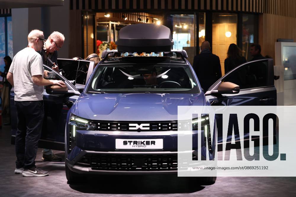 PARIS AUTO SHOW PHOTO PQR LE PARISIEN Le Parisien Arnaud Journois PARIS 10 12 2026 Paris, October 12, 2026 Mondial de l2026 Dacia Striker Station Wagon Photo Le Parisien Arnaud Journois International Motor Show, in Paris, October 12, 2026 PARIS 75 France