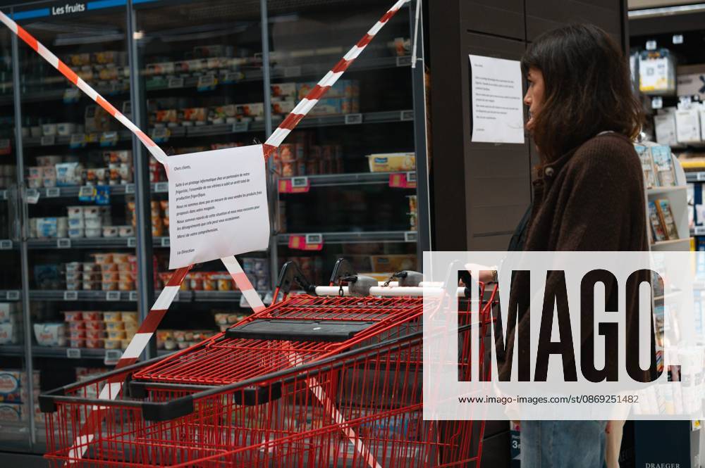 CYBERATTACK ON REFRIGERATION SYSTEMS IN SUPERMARKETS PHOTOPQR OUEST FRANCE ELSA RANCEL OUEST FRANCE LANNION OCTOBER 12, 2026 A cyberattack affected the refrigeration systems of about 100 major retail chains, such as Intermarché, Super U, and Leclerc, on Monday, October 12, 2026. Here, at this Intermarché in the Côtes-d’Armor—the store does not wish to be identified or named—the refrigerators in all the fresh and frozen food aisles have been shut down. THE SUPERMARKET DOES NOT WISH TO BE NAMED, SIMPLY A SCENE FROM AN INTERMARCHÉ IN THE CÔTES-D’ARMOR Photo by ELSA RANCEL, OUEST FRANCE Several large and medium-sized retailers were victims of a cyberattack that affected refrigeration equipment on the night of Monday, October 12, 2026, in LANNI