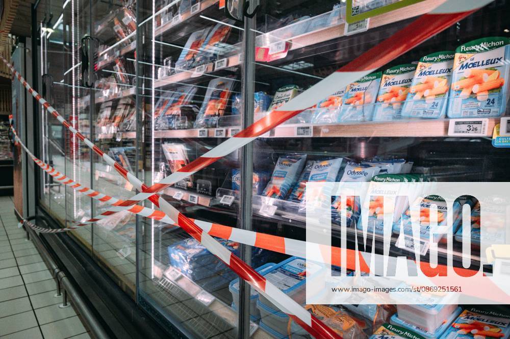 CYBERATTACK ON REFRIGERATION SYSTEMS IN SUPERMARKETS PHOTOPQR OUEST FRANCE ELSA RANCEL OUEST FRANCE LANNION OCTOBER 12, 2026 A cyberattack affected the refrigeration systems of about 100 major retail chains, such as Intermarché, Super U, and Leclerc, on Monday, October 12, 2026. Here, at this Intermarché in the Côtes-d’Armor—the store does not wish to be identified or named—the refrigerators in all the fresh and frozen food aisles have been shut down. THE SUPERMARKET DOES NOT WISH TO BE NAMED, SIMPLY A SCENE FROM AN INTERMARCHÉ IN THE CÔTES D’ARMOR Photo by ELSA RANCEL, OUEST FRANCE Several large and medium-sized retailers were victims of a cyberattack that affected refrigeration equipment on the night of Monday, October 12, 2026, in LANNI