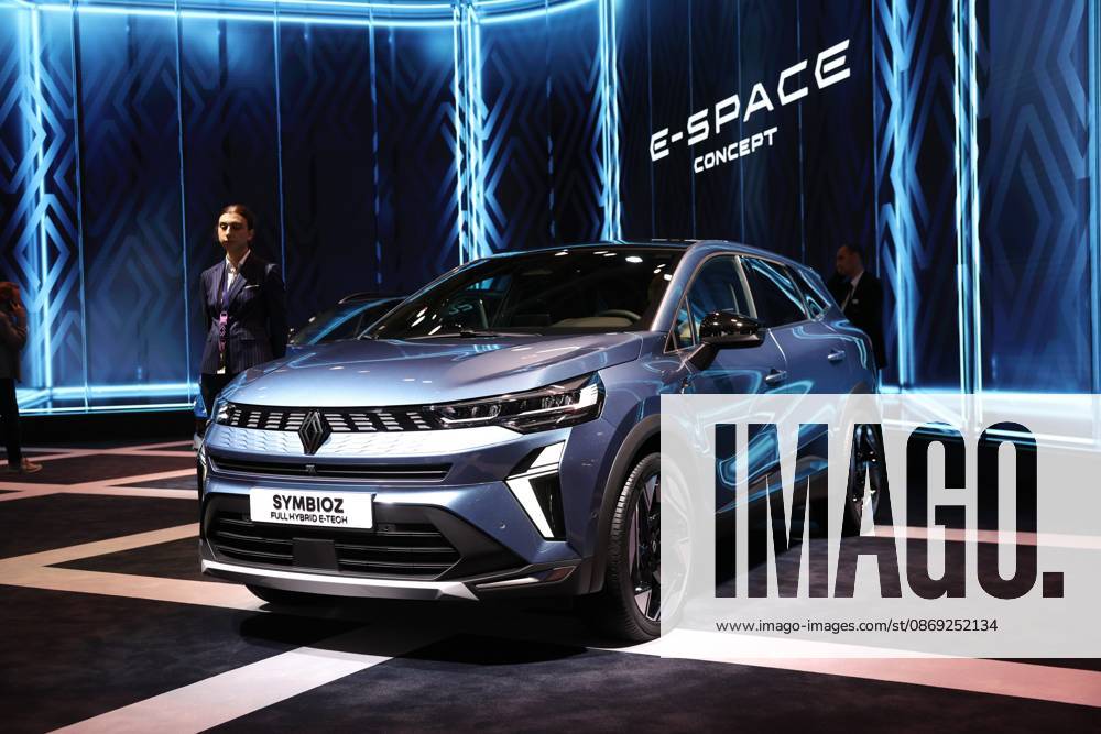 PARIS AUTO SHOW PHOTO PQR LE PARISIEN Le Parisien Arnaud Journois PARIS 10 12 2026 Paris, October 12, 2026 Mondial de l2026 Renault Symbioz Photo Le Parisien Arnaud Journois International Motor Show, in Paris, October 12, 2026 PARIS 75 France