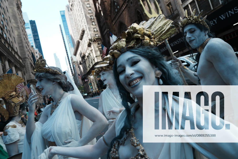People in costume march in the 82nd Annual Columbus Day Parade up Fifth Avenue on October 12, 2026 in New York. This year s celebration commemorates 250 Years of Italian Contribution to America, honoring the generations who helped shape the nation and the vibrant community that continues to carry their legacy forward. New York USA - ZUMAb148 20261012_zap_b148_005
