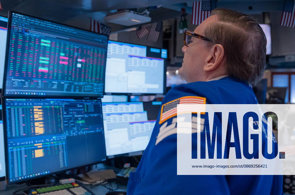 A trader works on the trading floor of the New York Stock Exchange (NYSE) in New York, NY on October 12, 2026. New York USA - ZUMAr339 20261012_znp_r339_030