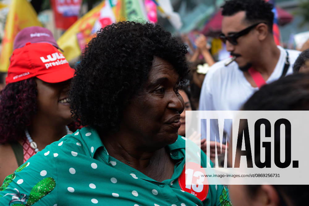 RIO DE JANEIRO, RJ - 12.10.2026: BRASIL PELA DEMOCRACIA RJ - Benedita da Silva at the pro-Lula event held this afternoon (12) during Brasil pela democracia Rj held in Copacabana in Rio de Janeiro, RJ. x3030186x CarlosxSanttos