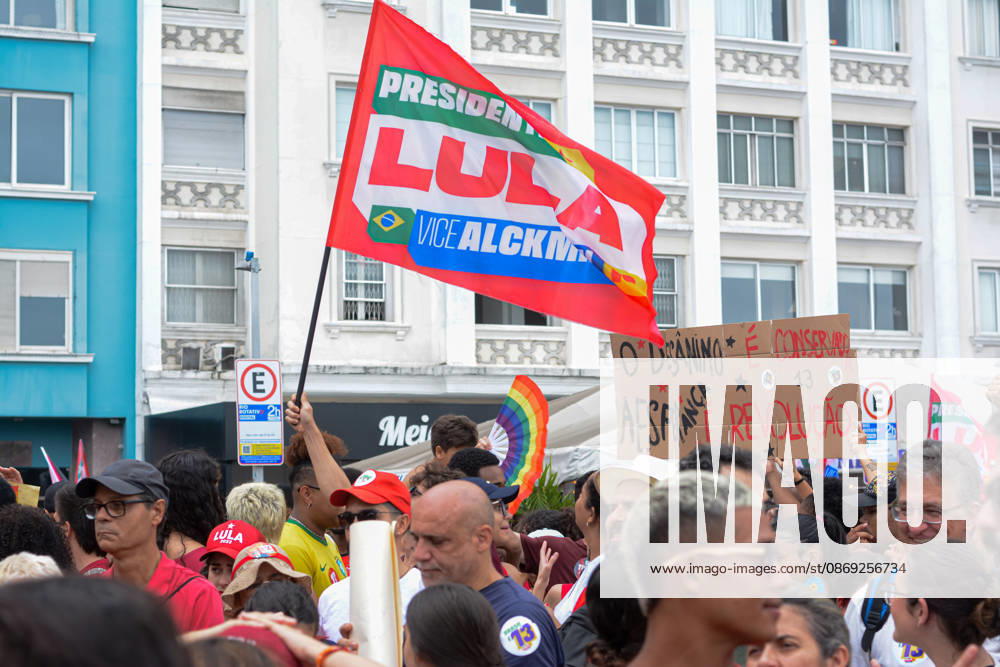 RIO DE JANEIRO, RJ - 12.10.2026: BRASIL PELA DEMOCRACIA RJ - Pro-Lula rally held this afternoon (12) during Brazil for democracy RJ held in Copacabana in Rio de Janeiro, RJ. x3030188x CarlosxSanttos