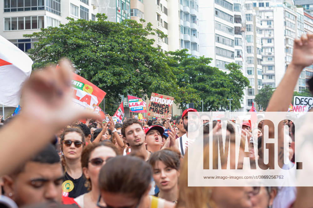 RIO DE JANEIRO, RJ - 12.10.2026: BRASIL PELA DEMOCRACIA RJ - Pro-Lula rally held this afternoon (12) during Brazil for democracy RJ held in Copacabana in Rio de Janeiro, RJ. x3030202x CarlosxSanttos