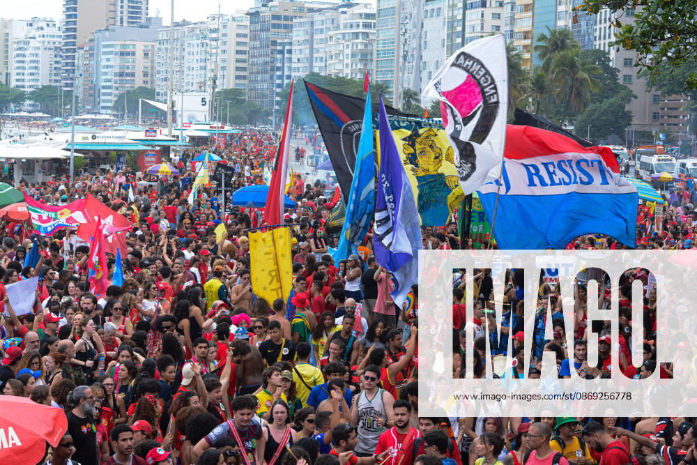 RIO DE JANEIRO, RJ - 12.10.2026: BRASIL PELA DEMOCRACIA RJ - Pro-Lula rally held this afternoon (12) during Brazil for democracy RJ held in Copacabana in Rio de Janeiro, RJ. x3030212x CarlosxSanttos