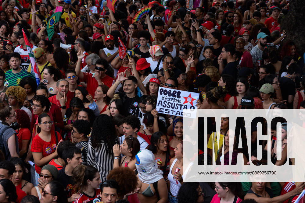 RIO DE JANEIRO, RJ - 12.10.2026: BRASIL PELA DEMOCRACIA RJ - Pro-Lula rally held this afternoon (12) during Brazil for democracy RJ held in Copacabana in Rio de Janeiro, RJ. x3030219x CarlosxSanttos