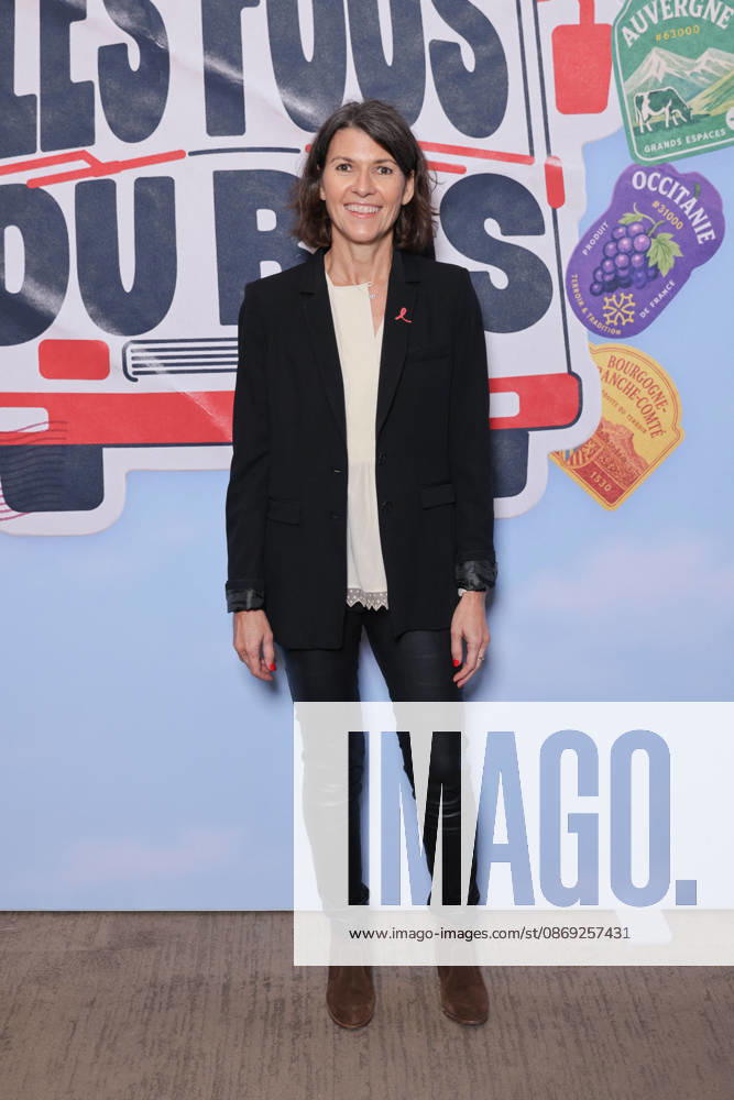 Les Fous Du Bus Premiere - Paris Karine Martin Laprade attends the photocall for the premiere of Les Fous Du Bus held at the Elysees Biarritz in Paris, France on October 12, 2026. Photo by David Boyer ABACAPRESS.COM Paris France