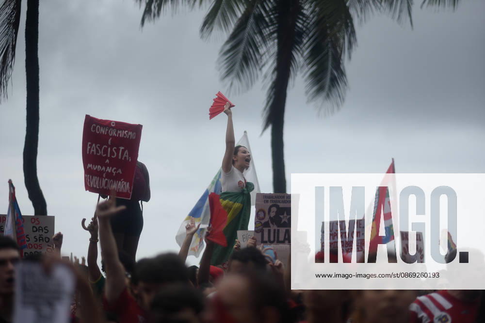 Supporters of Brazil s President Lula rally along Copacabana Beach RIO DE JANEIRO, BRAZIL - OCTOBER 12: Supporters of Brazilian President Luiz Inacio Lula da Silva gather along Avenida Atlantica at Copacabana Beach in Rio de Janeiro, Brazil, on October 12, 2026. The mass rally formed part of the Workers Party (PT) mobilization ahead of the high-stakes presidential runoff against Liberal Party (PL) candidate Senator Flavio Bolsonaro. Fabio Teixeira Anadolu Rio de Janeiro Brazil. Editorial use only. Please get in touch for any other usage.