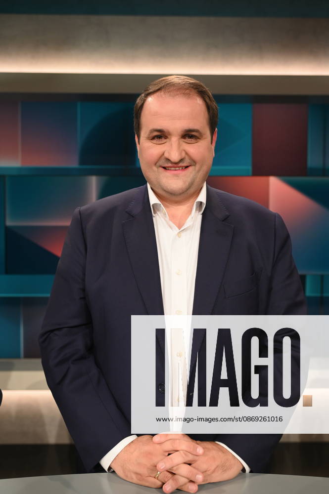 Politician Nathanael Liminski, CDU, Minister for Federal and European Affairs, International Affairs, and Media for the State of North Rhine-Westphalia, appeared as a guest on the ARD talk show *Hart aber Fair* to discuss the topic Strong Peripheries, Weak Center: Will It Stay This Way?