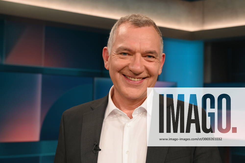 Politician Jan van Aken, DIE LINKE, Member of the Bundestag, party chair from 2024 to 2026, appeared as a guest on the ARD talk show *Hart aber Fair* to discuss the topic Strong Fringes, Weak Center: Will It Stay This Way?