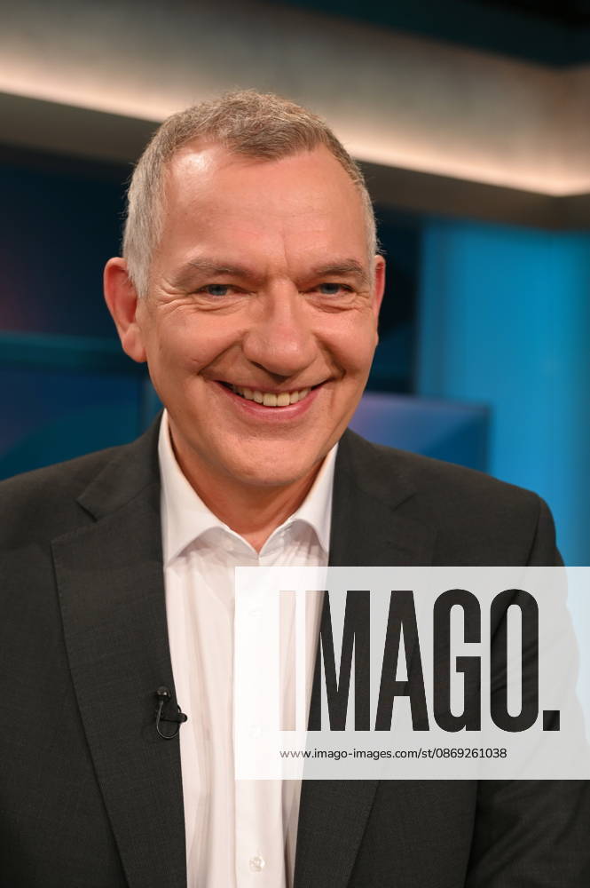 Politician Jan van Aken, DIE LINKE, Member of the Bundestag, party chair from 2024 to 2026, appeared as a guest on the ARD talk show *Hart aber Fair* to discuss the topic Strong Extremes, Weak Center: Will It Stay This Way?