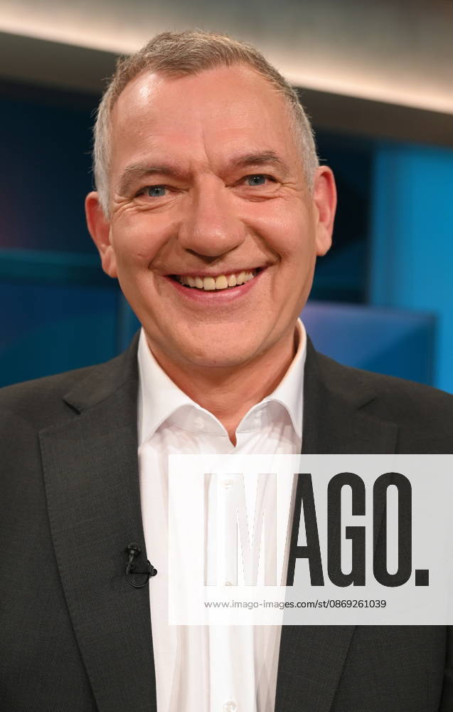 Politician Jan van Aken, DIE LINKE, Member of the Bundestag, party chair from 2024 to 2026, appeared as a guest on the ARD talk show *Hart aber Fair* to discuss the topic Strong Extremes, Weak Center: Will It Stay This Way?