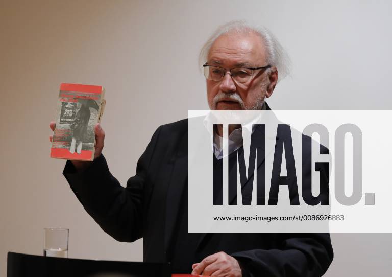 Dr Siegfried Heimann habilitated political scientist and private lecturer at the FU Berlin Deutschland Berlin Willy Brandt Haus Book presentation History of the SDS The Socialist German Student Union 1946 1970 20 11 2018