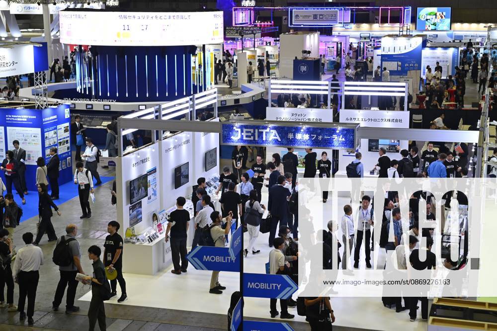Japan showcases emerging technologies at CEATEC 2026 CHIBA, JAPAN - OCTOBER 13: Visitors explore technology exhibits during CEATEC 2026 at Makuhari Messe in Chiba, Japan, October 13, 2026. The four-day technology exhibition brings together 821 companies and organizations from Japan and abroad, showcasing innovations in artificial intelligence, robotics, digital technology and industrial solutions under the theme ÒTransformation.Ó David Mareuil Anadolu Chiba Japan. Editorial use only. Please get in touch for any other usage.