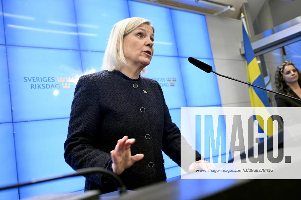 STOCKHOLM, SWEDEN 20261013 Social Democratic Party leader Magdalena Andersson holds a press conference after her meeting with the Speaker of the Riksdag regarding her exploratory mandate STOCKHOLM, SWEDEN