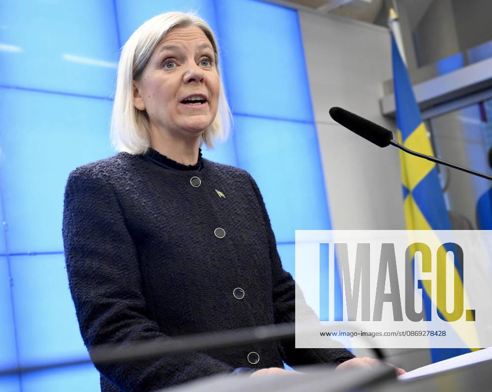 STOCKHOLM, SWEDEN 20261013 Social Democratic Party leader Magdalena Andersson holds a press conference after her meeting with the Speaker of the Riksdag regarding her exploratory mandate STOCKHOLM, SWEDEN