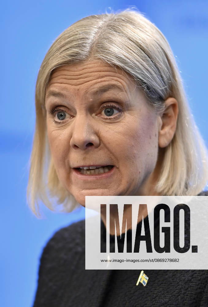 STOCKHOLM, SWEDEN 20261013 Social Democratic Party leader Magdalena Andersson holds a press conference after her meeting with the Speaker of the Riksdag regarding her exploratory mandate STOCKHOLM, SWEDEN