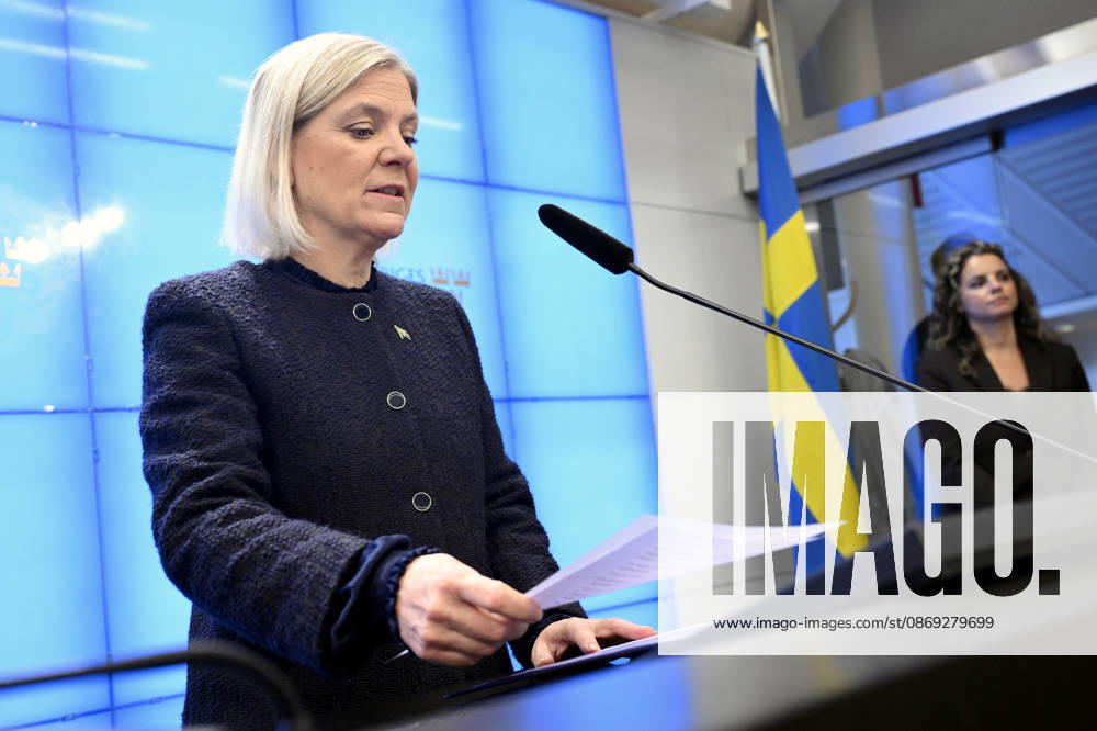STOCKHOLM, SWEDEN 20261013 Social Democratic Party leader Magdalena Andersson holds a press conference after her meeting with the Speaker of the Riksdag regarding her exploratory mandate STOCKHOLM, SWEDEN