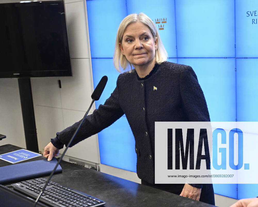 STOCKHOLM, SWEDEN 20261013 Social Democratic Party leader Magdalena Andersson holds a press conference after her meeting with the Speaker of the Riksdag regarding her exploratory mandate STOCKHOLM, SWEDEN