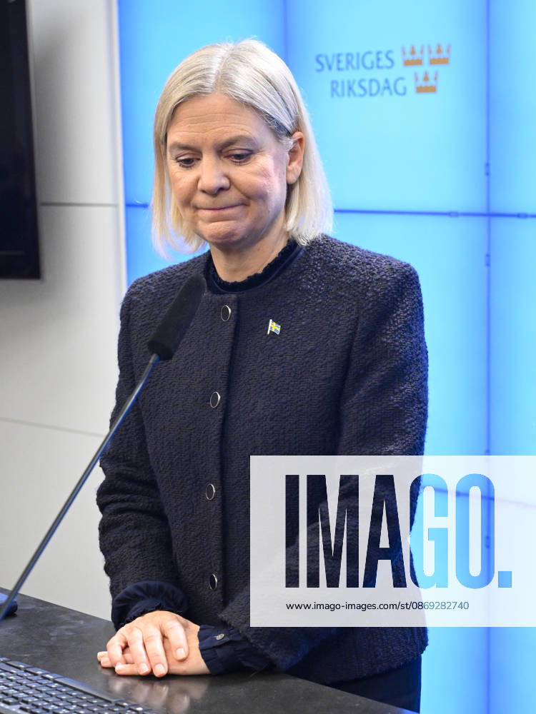 STOCKHOLM, SWEDEN 20261013 Social Democratic Party leader Magdalena Andersson holds a press conference after her meeting with the Speaker of the Riksdag regarding her exploratory mandate STOCKHOLM, SWEDEN