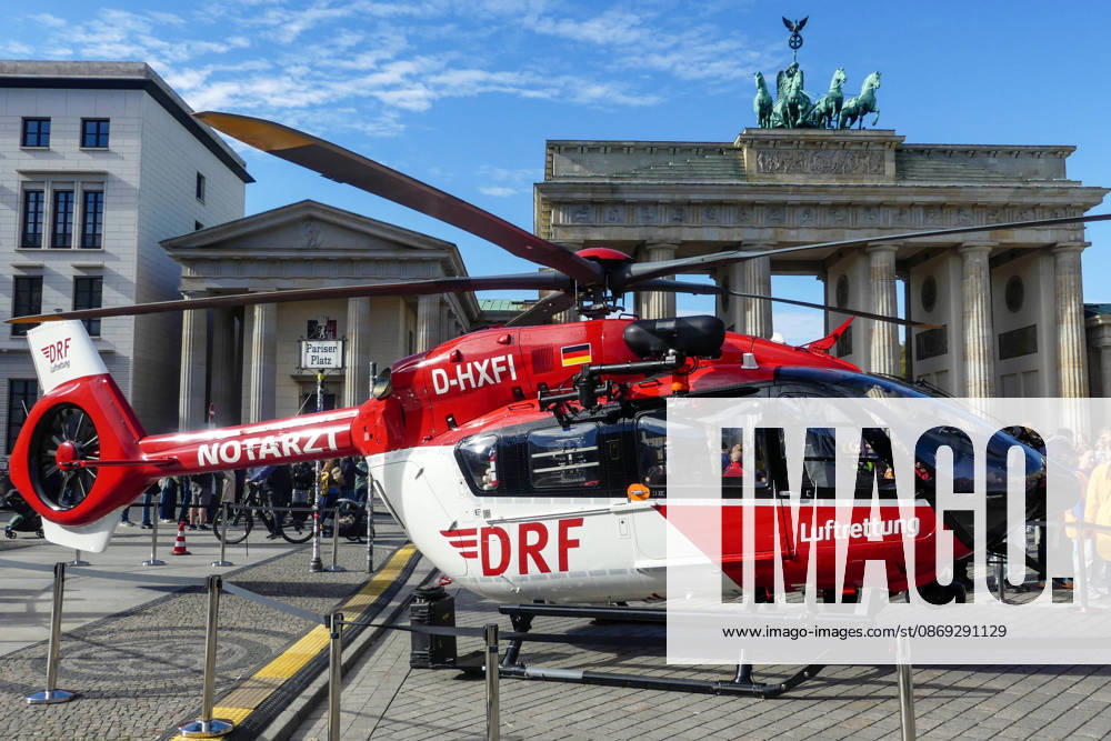Helicopter Berlin 7aIMG 0576886 FüllerBerlin, Berlin, Germany